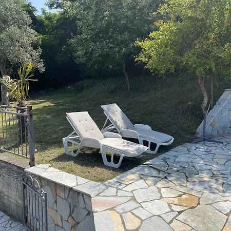 The Village Getaway- Kallmet Lezhe דירה